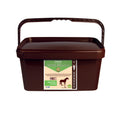 A 3kg brown bucket of Fitmin Herbs Bronchial, a herbal mix for horse respiration. The label features a green and cream design with a horse silhouette, identifying it as a supplement for the breathing system. It is designed to soothe and clear the respiratory tract during increased strain or colds, providing approximately 100 doses.